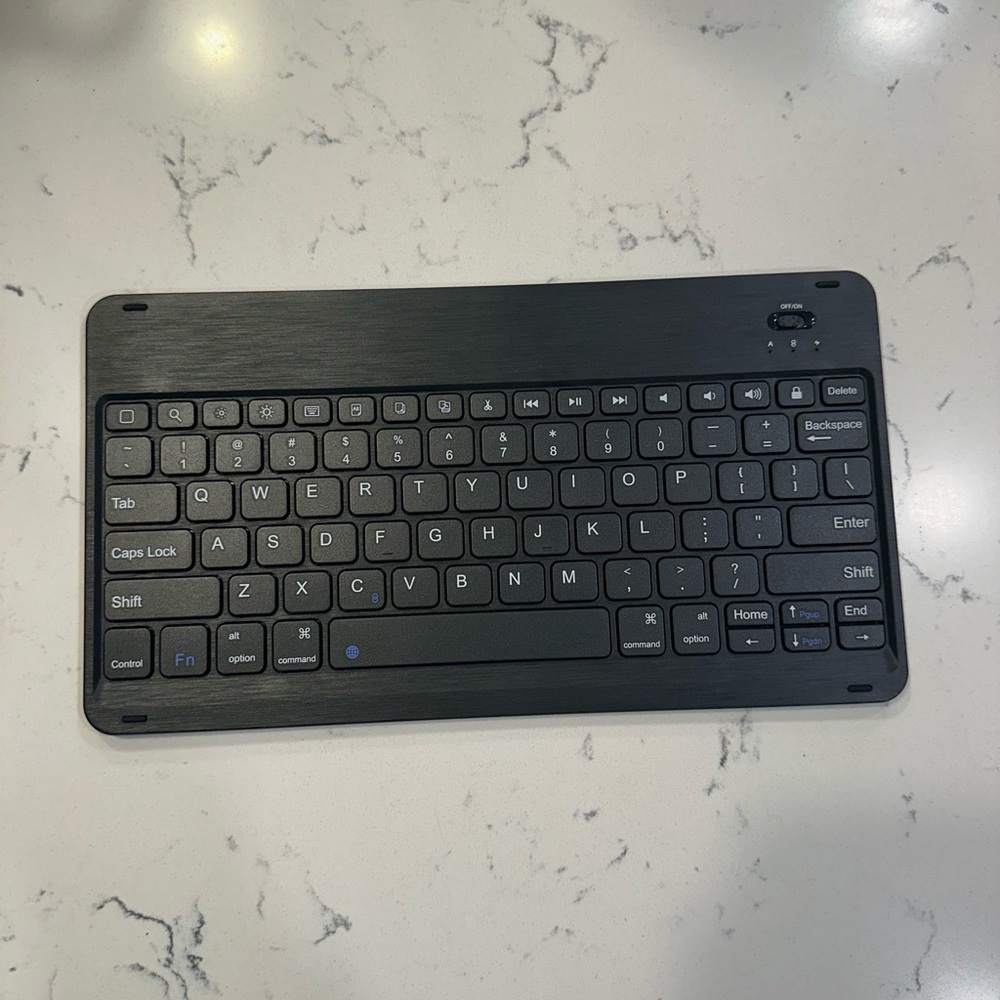 Wirelesss Bluetooth Keyboard